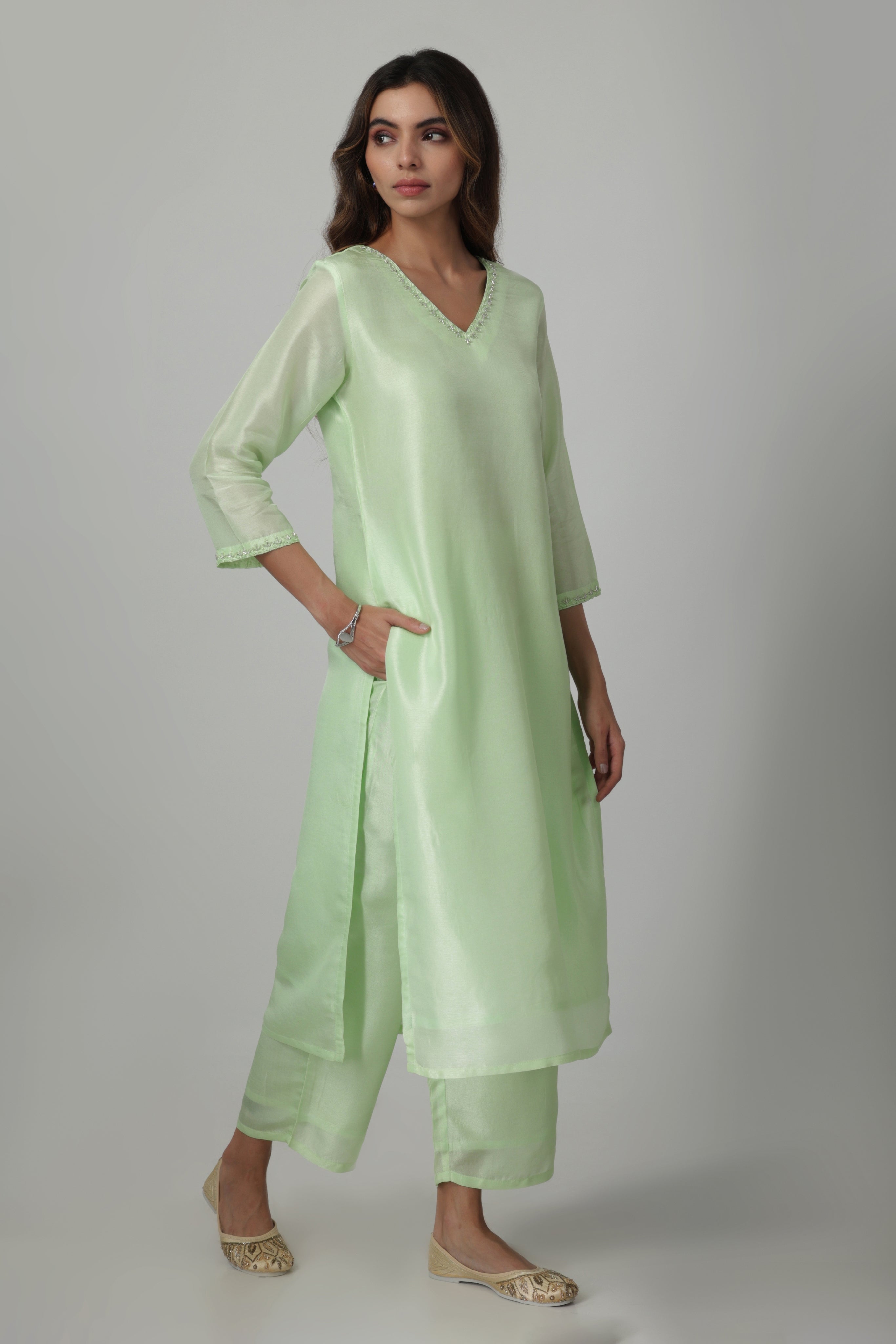 Liyana Kurta Set