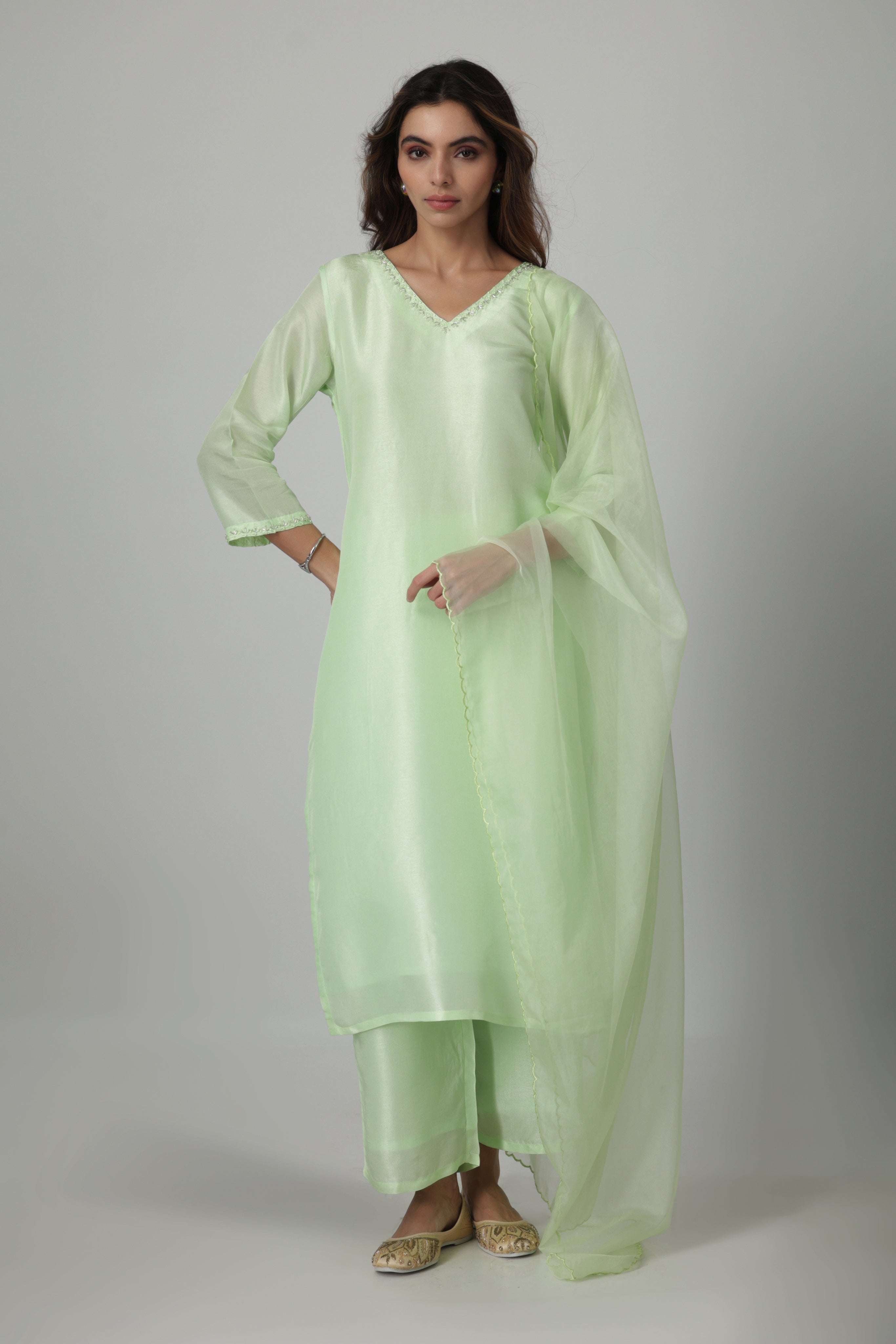 Liyana Kurta Set